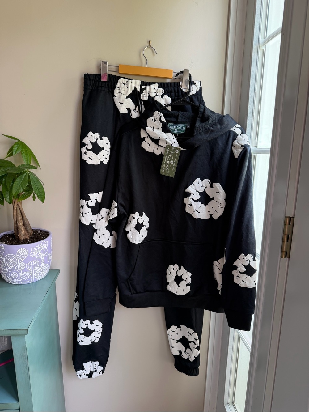 NWT Denim Tears Matching Sweatshirt and Sweatpants 2 piece set size M